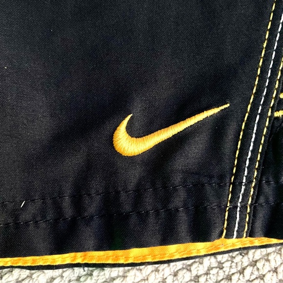 Nike Men’s Black And Yellow Swim Trunks Size Large Mesh Liner Summer Shorts - Picture 4 of 8